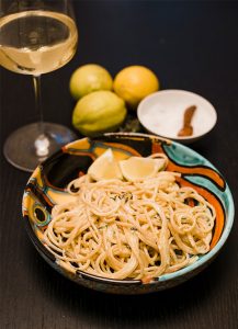 Spaghetti mit cremiger Zitronensauce